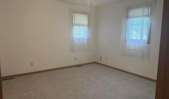 530 S 5th St, Akron, IA 51001