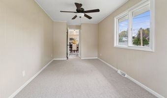 1513 E CALUMET St, Appleton, WI 54915