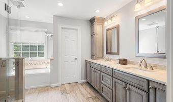 55 Heritage Dr, Allentown, NJ 08501