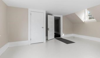 176 Court St, Bangor, ME 04401