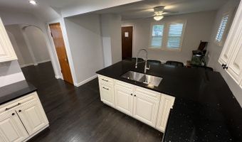 17 N Iowa Ave, Addison, IL 60101