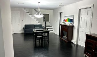 19 CENTER St, Barnegat, NJ 08005