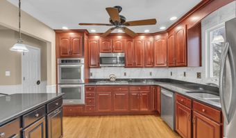 29 Pheasant Dr, Bayville, NJ 08721