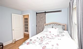 139 Coggeshall Ave, Newport, RI 02840