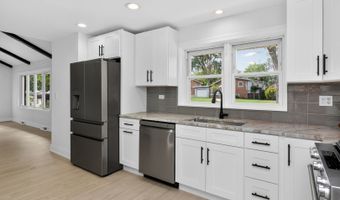 51 W Marilyn Ter, Addison, IL 60101