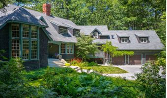 9 Scitterygussett Dr, Falmouth, ME 04105
