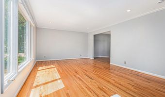 2222 Delaware Dr, Ann Arbor, MI 48103