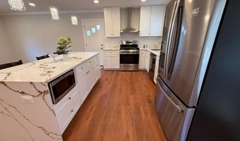 4721 SPRINGBROOK Dr, Annandale, VA 22003