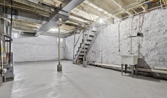 2727 BAKER St, Baltimore, MD 21216