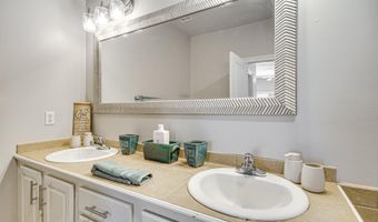 183 Mcdonnell Ave 304, Biloxi, MS 39531