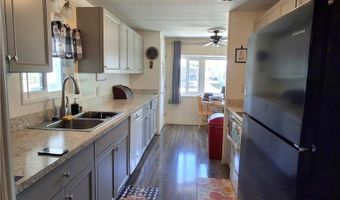 956 Pecan Cir, Barefoot Bay, FL 32976