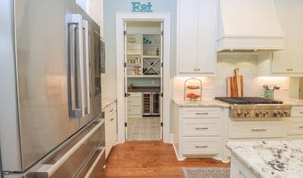 170 Fallen Oak Dr, Brandon, MS 39047