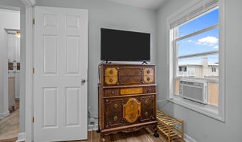 201 W Glenn St, Atlantic Beach, NC 28512