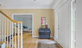 21 Wiggin Rd, Bedford, NH 03110