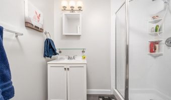 39 Manorwood Dr 39, Branford, CT 06405