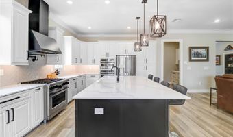 6104 LAGOMAR Ln, Apollo Beach, FL 33572