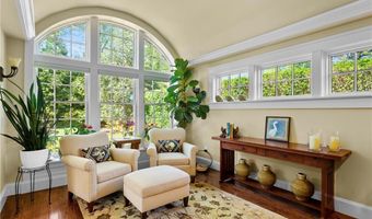 51 Ayrault St, Newport, RI 02840