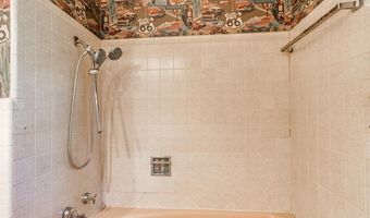 6829 NW 27th St, Bethany, OK 73008