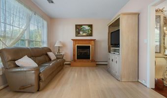 11 Nautical Ct, Bayville, NJ 08721