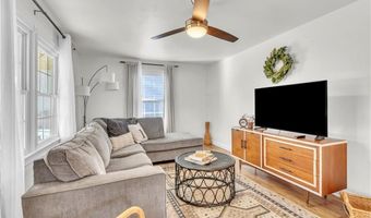 303 SE Henry St, Bentonville, AR 72712