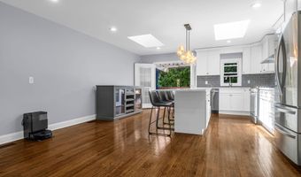 46 W 43RD St, Bayonne, NJ 07002