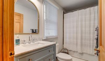9 Waites Wharf 1, Newport, RI 02840