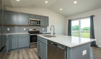 2860 Pilgrim Dr SW, Altoona, IA 50009