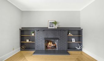 902 Midway Dr, Auburn, IN 46706