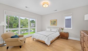 5624 SHERIER Pl NW, Washington, DC 20016
