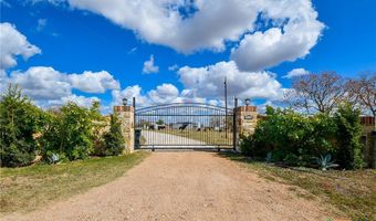 1093 Sunderman Rd, Alleyton, TX 78935