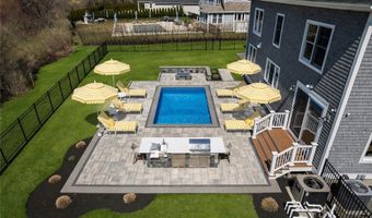 1046 Ocean Rd, Narragansett, RI 02882