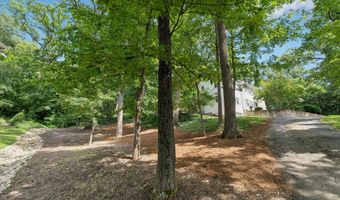 1805 ARMY NAVY Dr, Arlington, VA 22202