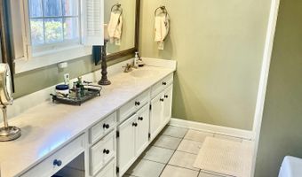 504 Holmes St, Belzoni, MS 39038