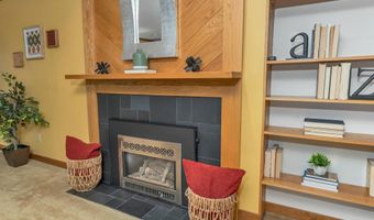 82 Pilgrim Dr, Bedford, NH 03110