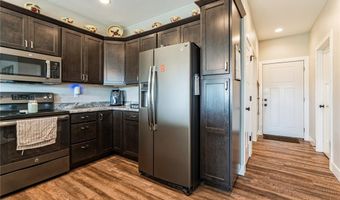 1611 Breca Ridge Dr 4, Anamosa, IA 52205
