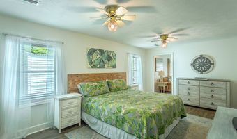 110 14th St, Apalachicola, FL 32320