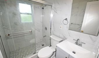 57 Netherwood Dr, Albertson, NY 11507