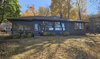 3019 1st St, Arnolds Park, IA 51331