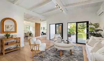 114 Kaelepulu Dr, Kailua, HI 96734