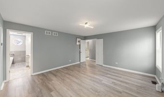 903 Old Oak Cir, Algonquin, IL 60102