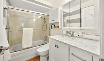1820 Crestview Dr, Ashland, OR 97520