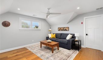 48 TRAVELERS Ct, East Greenwich, RI 02818