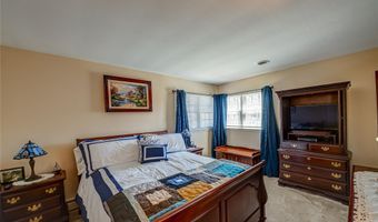 20 Bayview Rd, Amityville, NY 11701