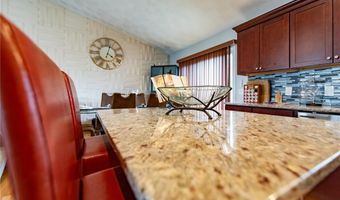 10 Flanders St, Johnston, RI 02919