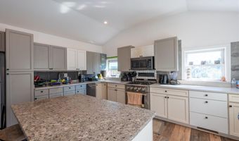 2 Harold Dr, Altamont, NY 12009