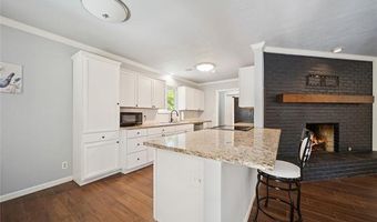 1809 East Dr, Bartlesville, OK 74006