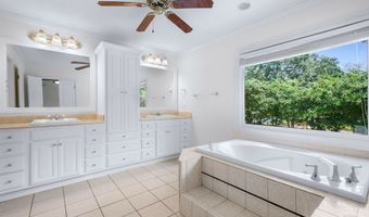 2215 WALLINGTON Dr, Albany, GA 31707