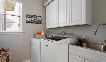 1690 Meadowside Dr, Ann Arbor, MI 48104