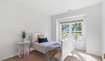 46 Dundee Dr, Cheshire, CT 06410