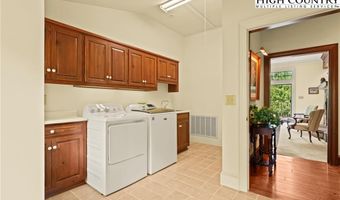 1158 Equestrian Dr, Banner Elk, NC 28604